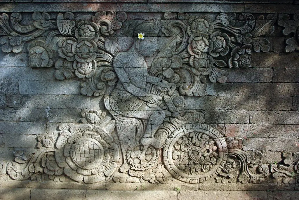 bicycle carving in bali