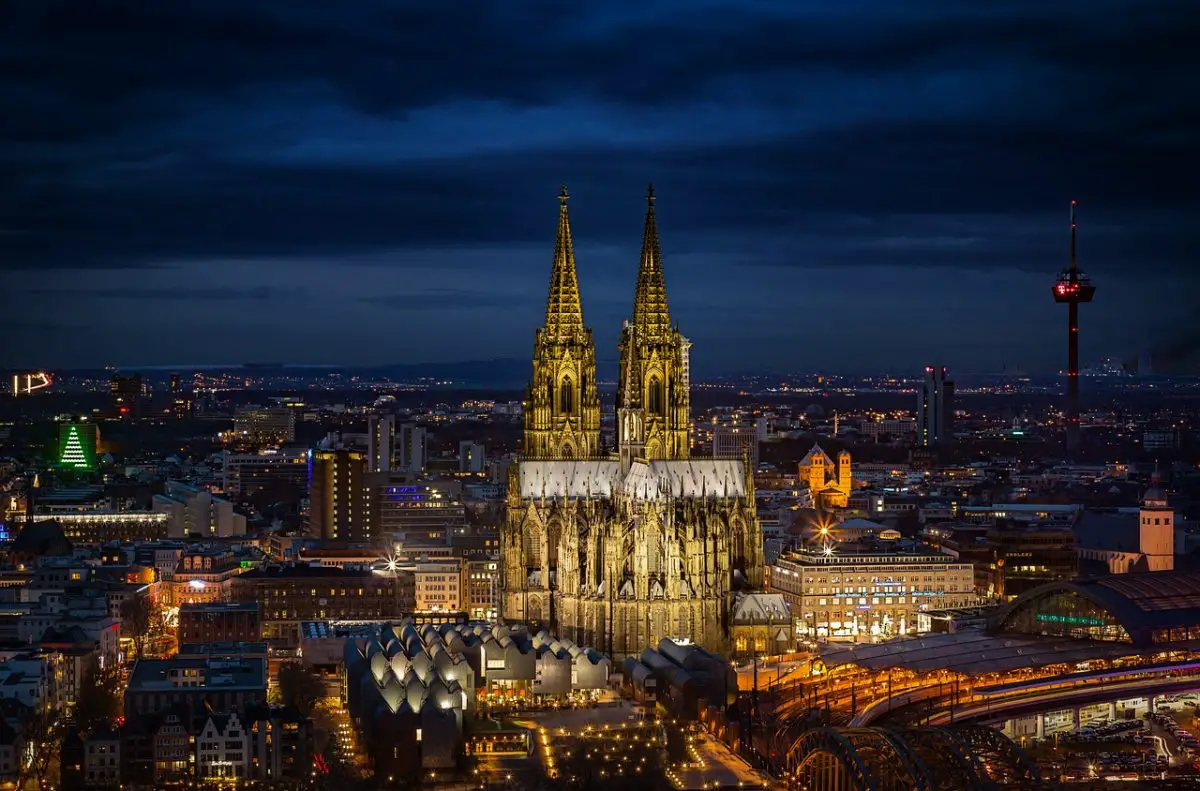 visiting cologne's cathedral