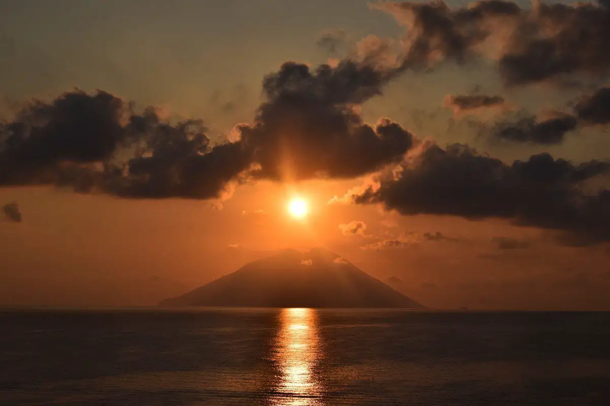 stromboli and fiery clouds sicily 